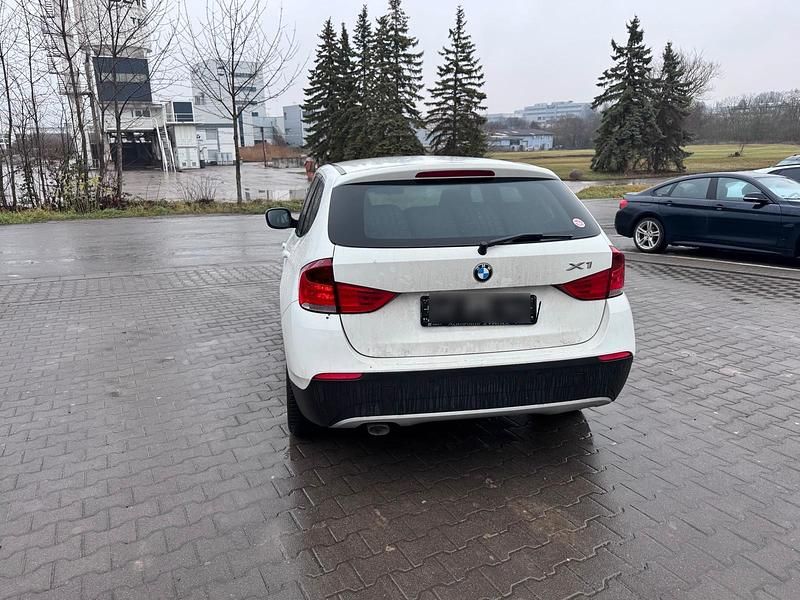 Gebraucht BMW X1 143 PS (105 kW) 2011 Weiß SUV