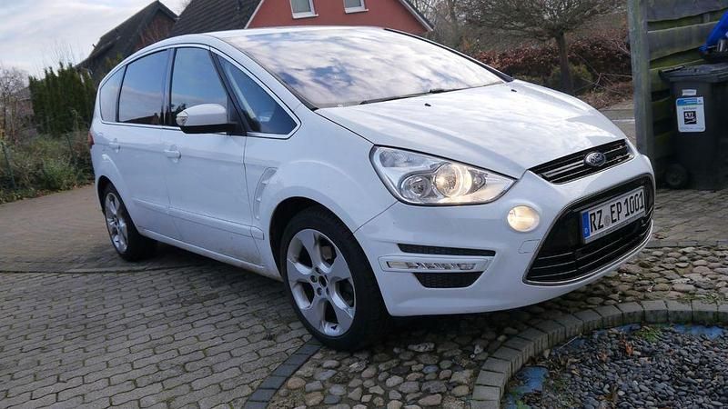 Gebraucht Ford S-MAX Titanium 160 PS (117 kW) 2012 Weiß Van / Kleinbus