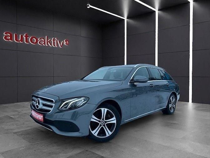 Gebraucht Mercedes E220 Avantgarde 194 PS (142 kW) 2018 Selenitgrau Kombi