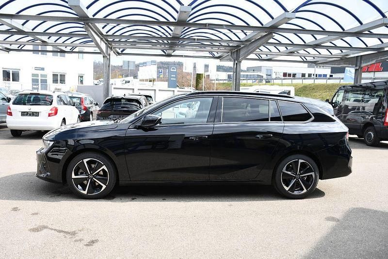 Neu Opel Astra 131 PS (96 kW) 2025 Schwarz Kombi