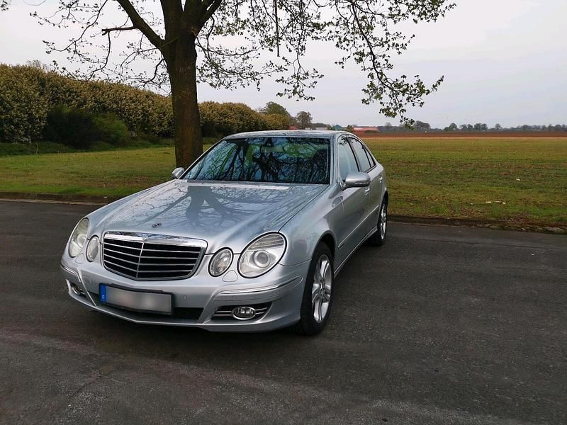 Second-hand Mercedes E300 211 CP (155 kW) 2009 Argintiu Berlinǎ