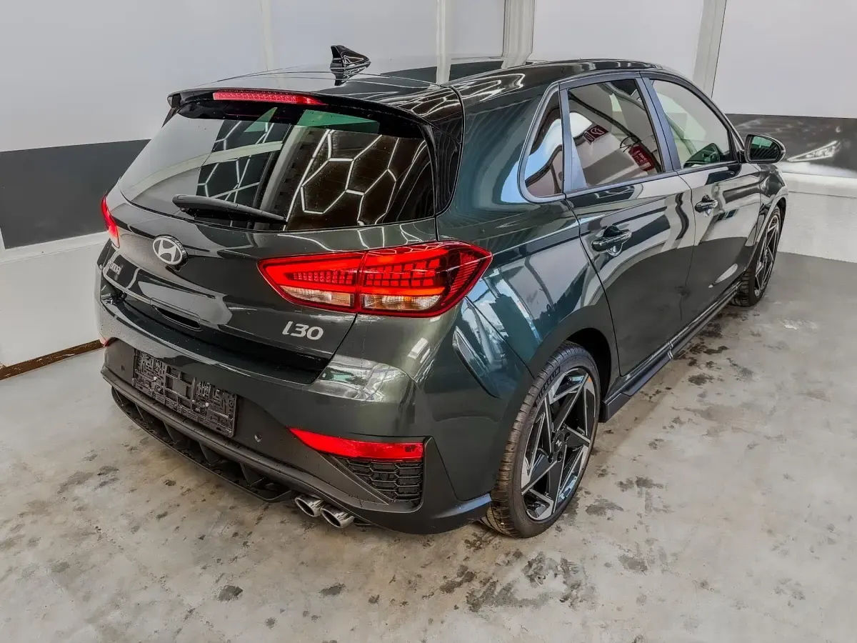 Neu Hyundai i30 N Line 150 PS (110 kW) 2026 Cypress green t2p Limousine