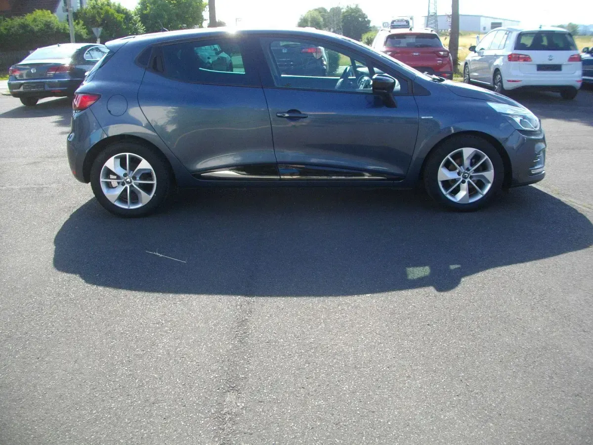 Gebraucht Renault Clio LIMITED 73 PS (53 kW) 2016 Grau Kleinwagen