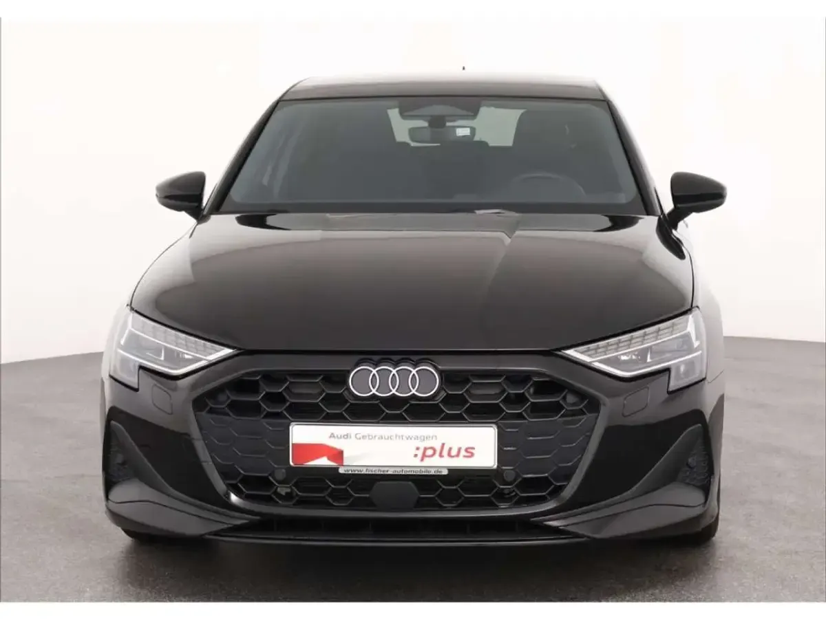 Gebraucht Audi A3 Sport 204 PS (150 kW) 2025 Mythosschwarz metallic Limousine