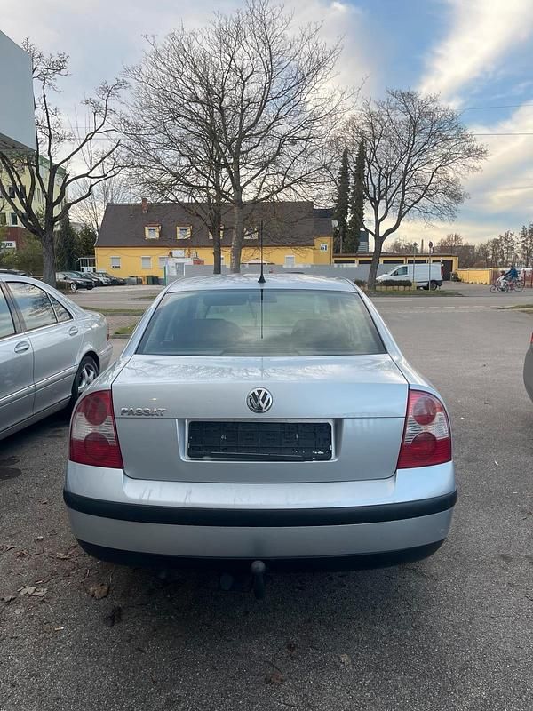 Gebraucht VW Passat 106 PS (77 kW) 2001 Silber Limousine
