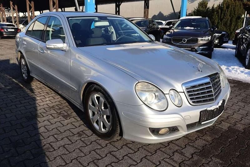 Gebraucht Mercedes E220 Classic 170 PS (125 kW) 2008 Iridiumsilber  metalliclack Limousine