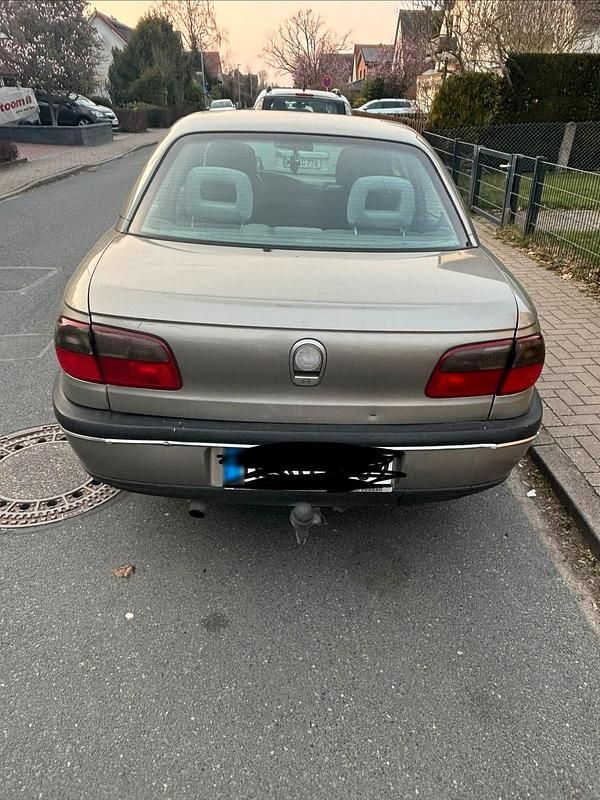 Gebraucht Opel Omega 100 PS (73 kW) 1993 Grau Limousine
