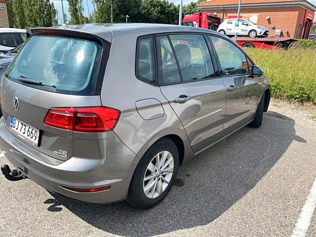 Gebraucht VW Golf VII Highline 116 PS (85 kW) 2016 Grau SUV