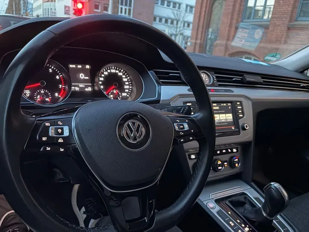 Gebraucht VW Passat Comfortline 179 PS (131 kW) 2016 Silber Kombi