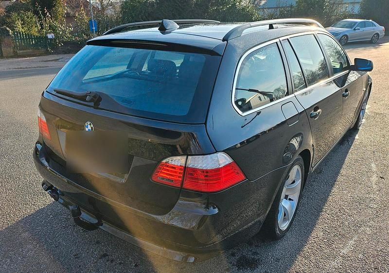 Gebraucht BMW 530 235 PS (172 kW) 2009 Schwarz Kombi