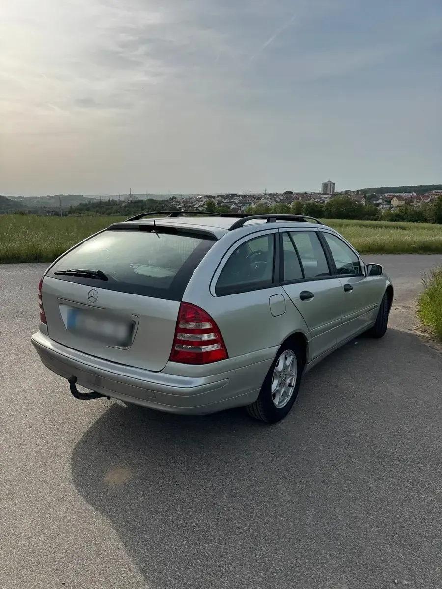 Gebraucht Mercedes C220 143 PS (105 kW) 2003 Silber Kombi