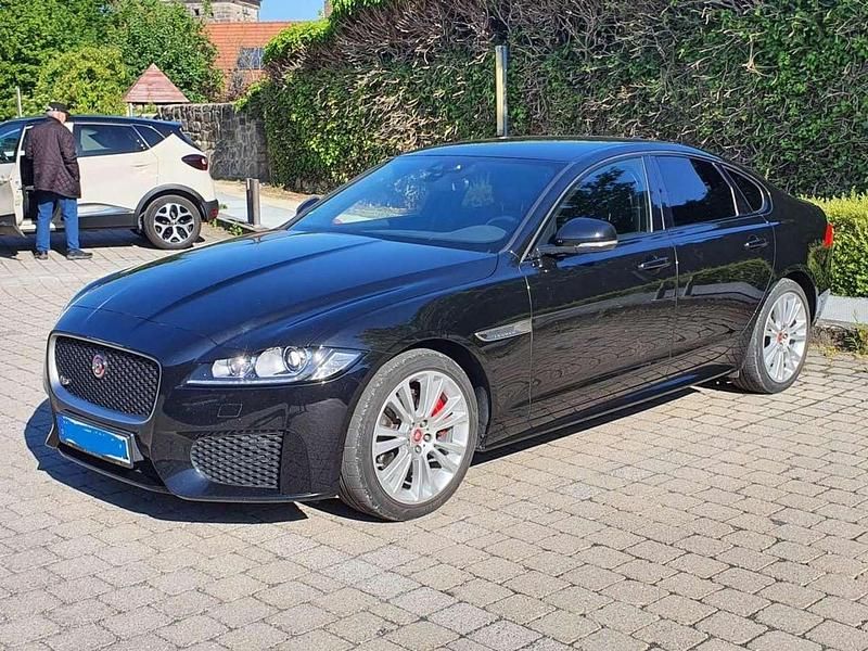 Gebraucht Jaguar XF R-Sport 300 PS (220 kW) 2019 Schwarz Limousine