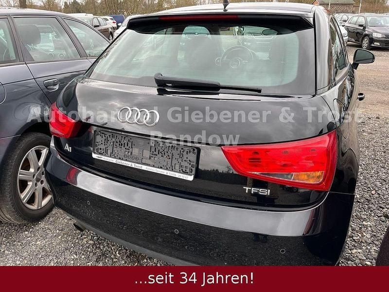 Gebraucht Audi A1 Attraction 86 PS (63 kW) 2012 Schwarz Kleinwagen