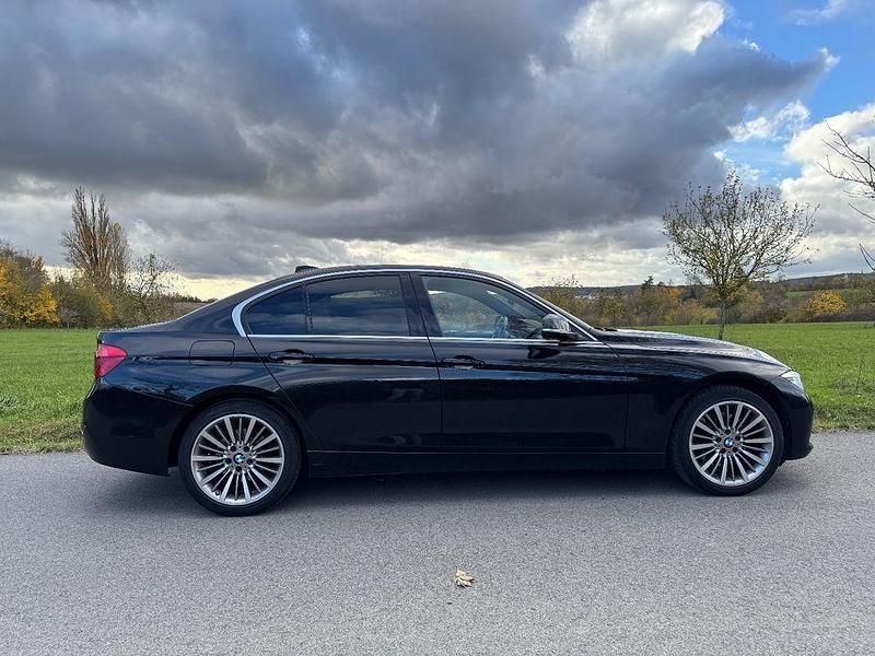 Schwarz Gebraucht 2018 BMW 325 Luxury Line Limousine | 15.800 € (Guter Preis) - Bild 1/4