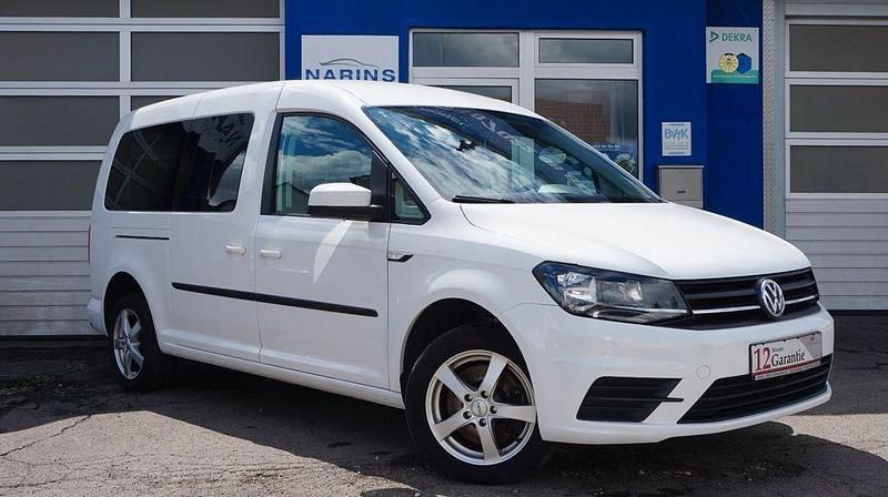 Weiß Gebraucht 2016 VW Caddy Maxi Trendline Van / Kleinbus | 16.990 € (Teuer) - Bild 1/4