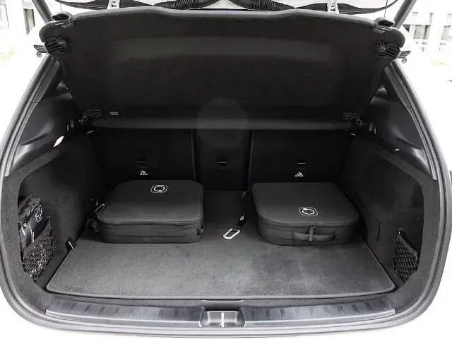 Gebraucht Mercedes EQA300 Progressive 167 kW (228 PS) 2025 Polarweiß SUV