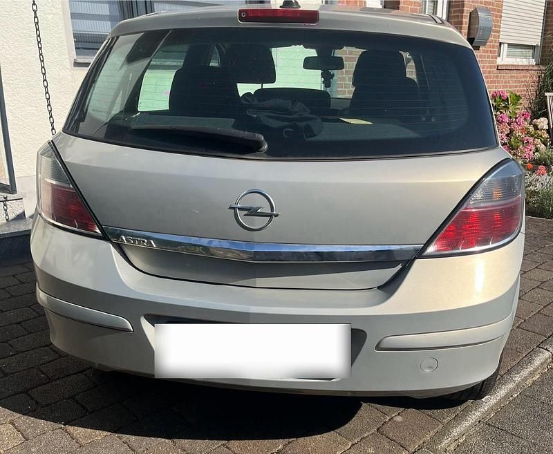 Gebraucht Opel Astra 90 PS (66 kW) 2007 Grau Limousine