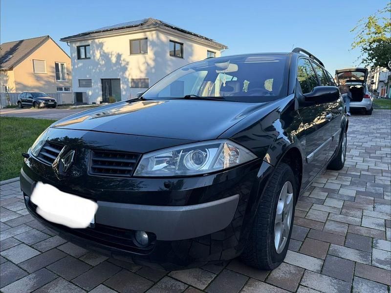 Schwarz Gebraucht 2004 Renault Mégane II Dynamique Limousine | 2.590 € (Fairer Preis) - Bild 1/4