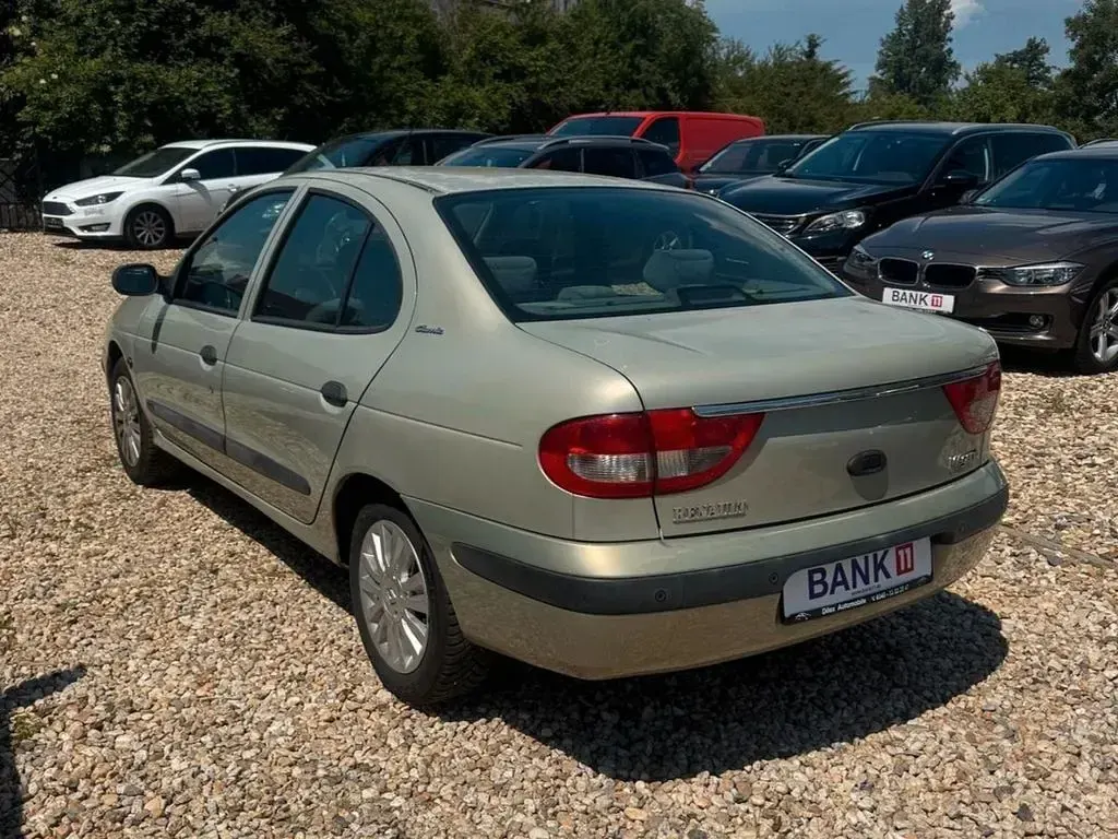 Gebraucht Renault Mégane Dynamique 107 PS (78 kW) 2000 Beige Limousine