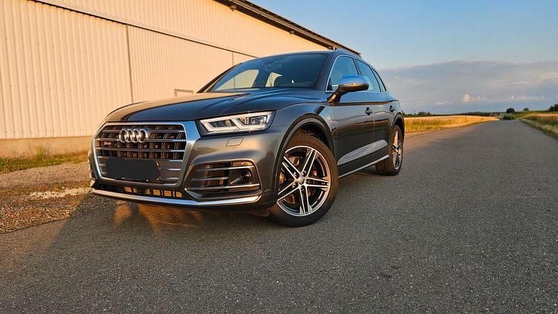 Grau Gebraucht 2019 Audi SQ5 Ambiente SUV | 40.900 € (Fairer Preis) - Bild 1/4