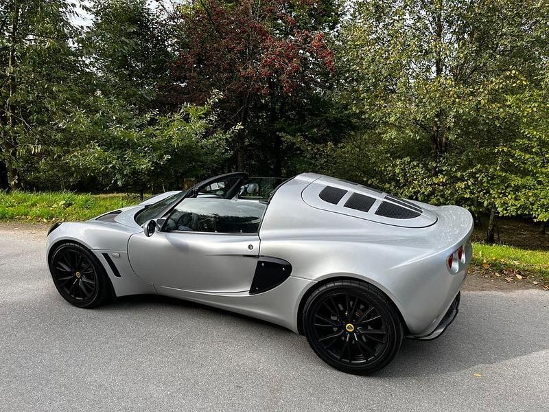Silber Gebraucht 2005 Lotus Exige Coupé | 47.900 € - Bild 1/4