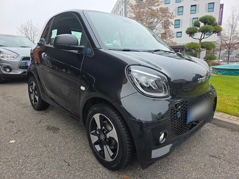 Gebraucht Smart ForTwo Coupé 60 kW (82 PS) 2024 Schwarz Kleinwagen