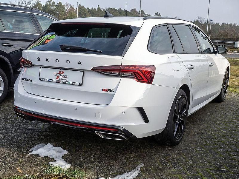 Gebraucht Skoda Octavia RS 200 PS (147 kW) 2024 Weiss / candy weiss Kombi