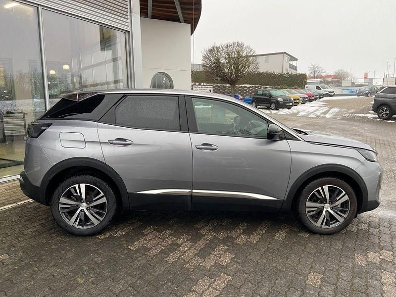 Gebraucht Peugeot 3008 Allure 131 PS (96 kW) 2024 Grau SUV