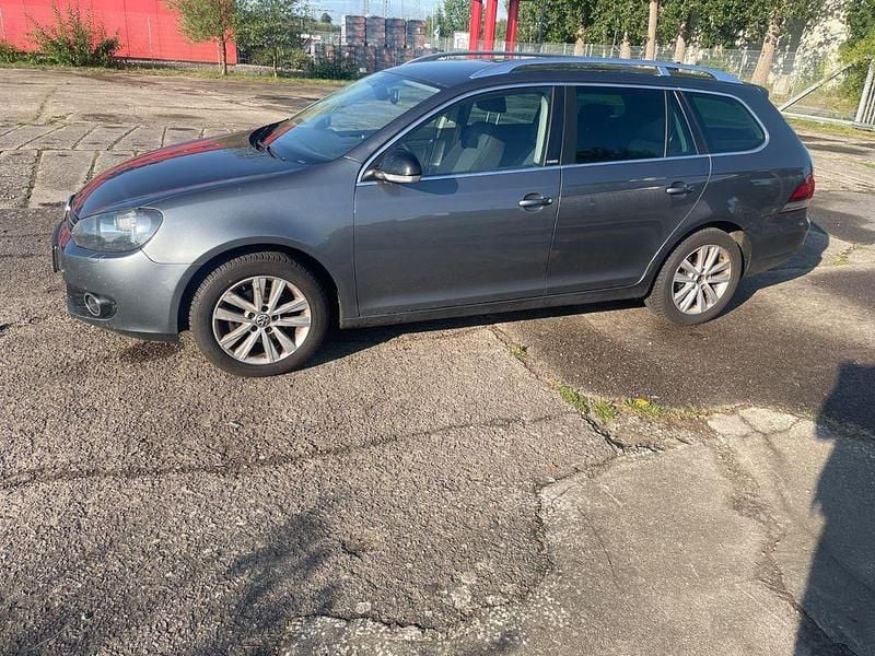 Grau Gebraucht 2012 VW Golf VI Limousine | 2.500 € (Superpreis) - Bild 1/4