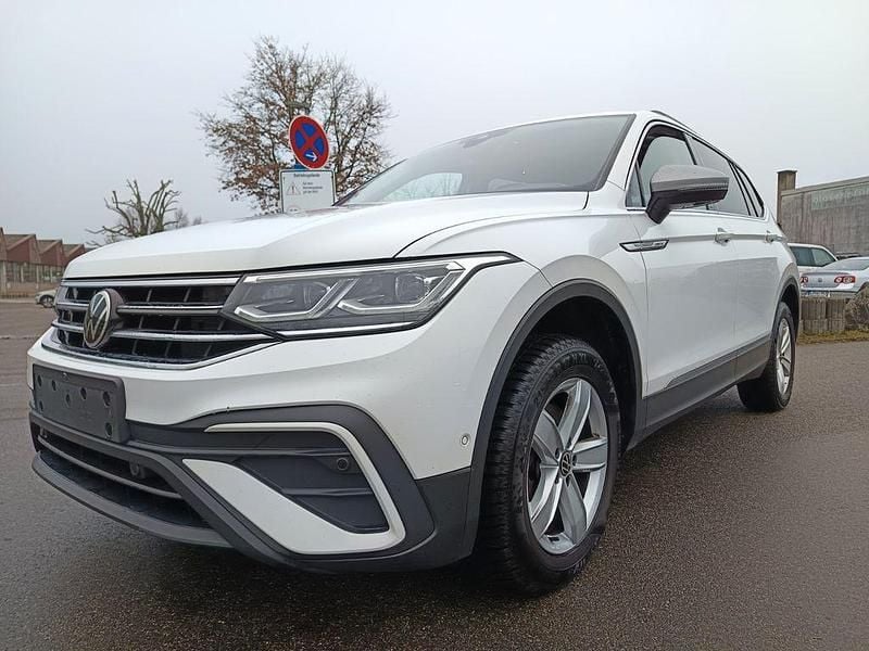 Pure white Gebraucht 2022 VW Tiguan Allspace Life SUV | 21.800 € (Fairer Preis) - Bild 1/4