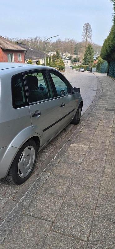 Gebraucht Ford Fiesta 60 PS (44 kW) 2005 Grau Kleinwagen