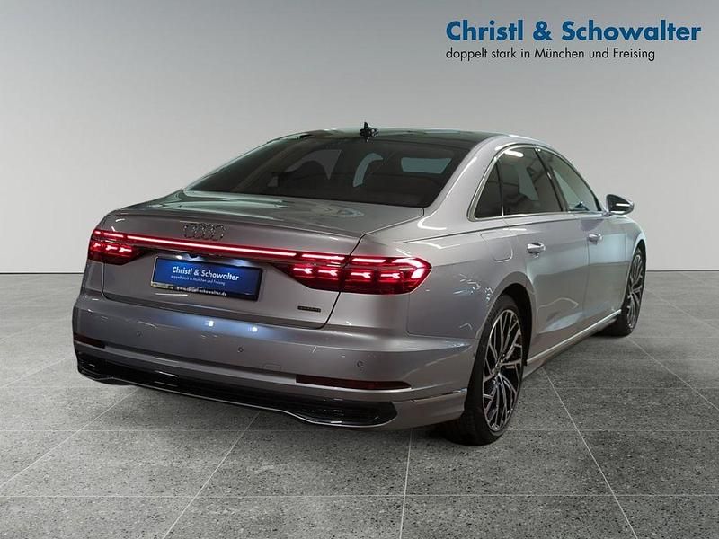 Gebraucht Audi A8L Design 286 PS (210 kW) 2023 Florettsilber metallic Limousine