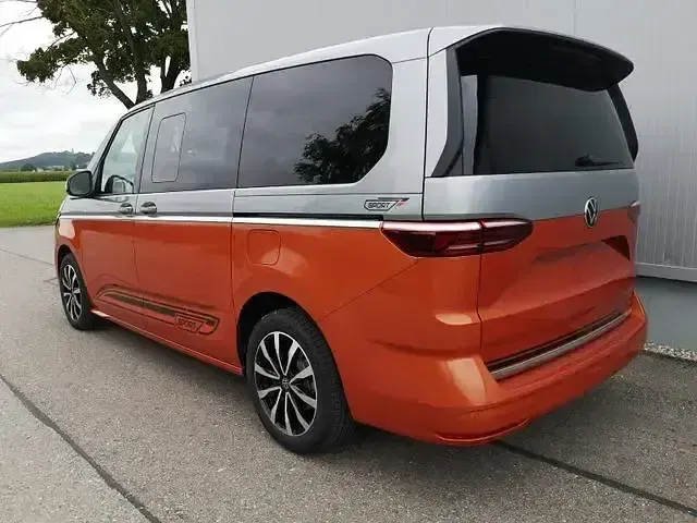 Usata VW Multivan Edition 150 CV (110 kW) 2025 Arancione Monovolume