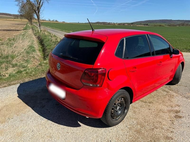 Gebraucht VW Polo Trendline 69 PS (50 kW) 2013 Rot Kleinwagen