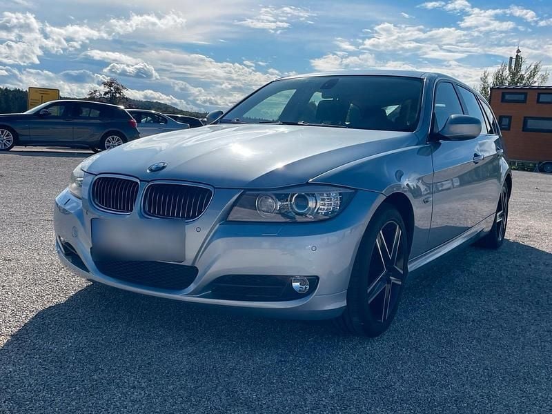 Silber Gebraucht 2009 BMW 325 Kombi | 5.499 € (Fairer Preis) - Bild 1/4