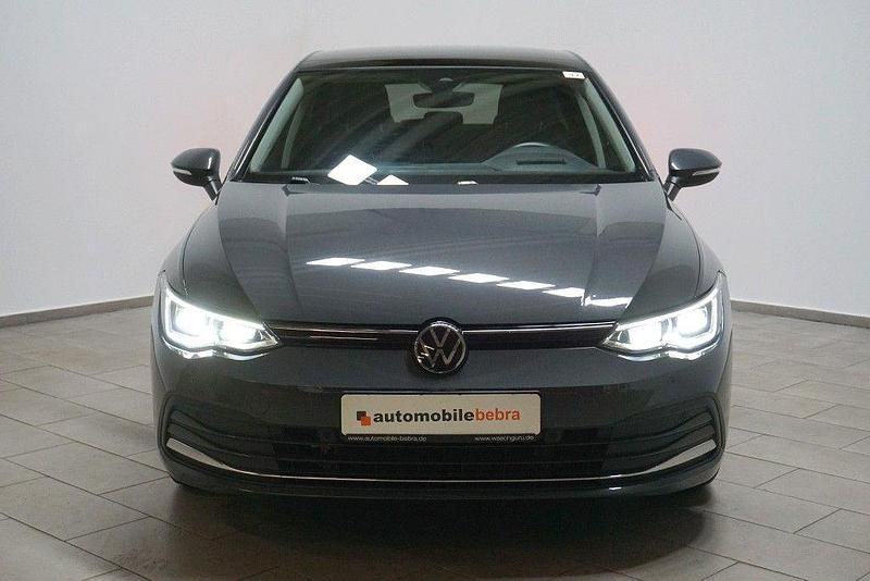 Gebraucht VW Golf VIII Active 150 PS (110 kW) 2022 Delfingrau Limousine