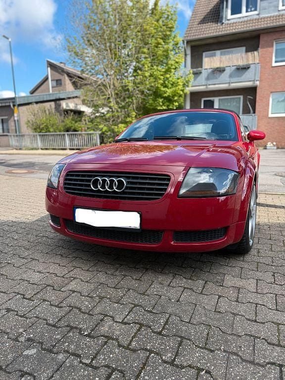 Second-hand Audi TT 150 CP (110 kW) 2002 Roșu Coupe