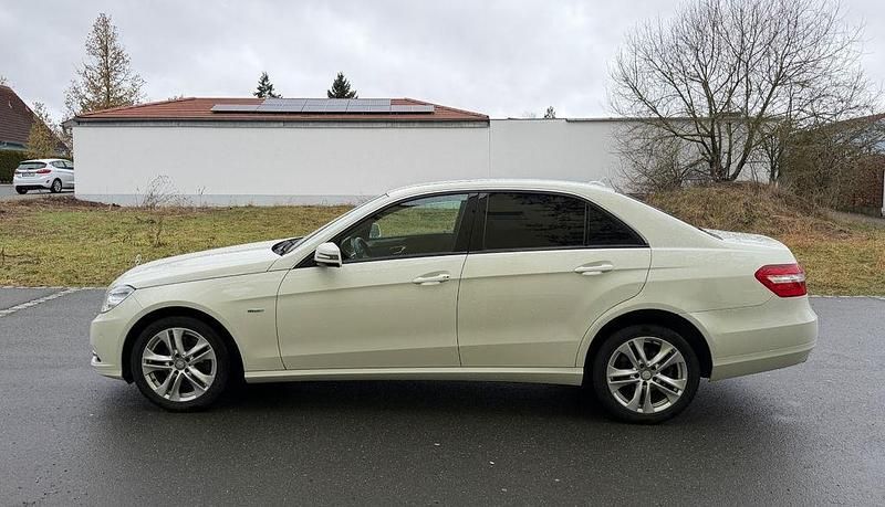 Second-hand Mercedes E300 231 CP (169 kW) 2011 Alb Berlinǎ
