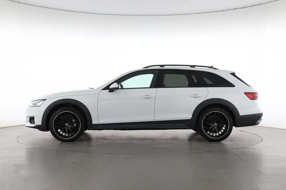 Gebraucht Audi A4 Allroad Sport 204 PS (150 kW) 2022 Gletscherweiß Kombi