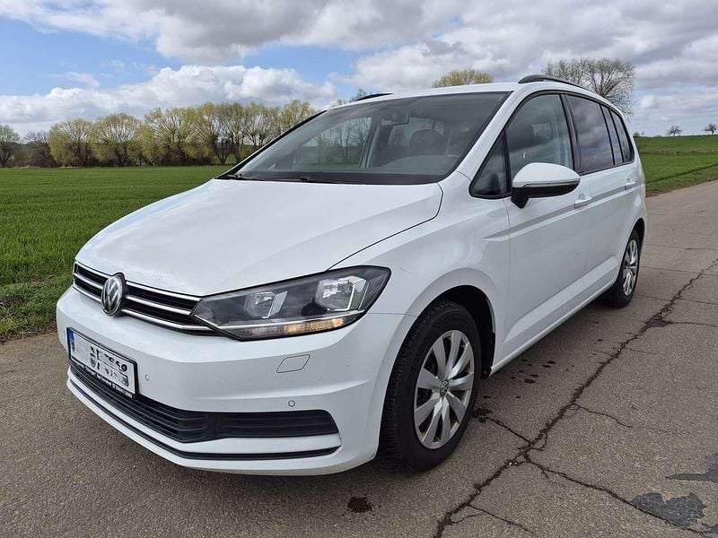 Gebraucht VW Touran 116 PS (85 kW) 2019 Weiß Van / Kleinbus