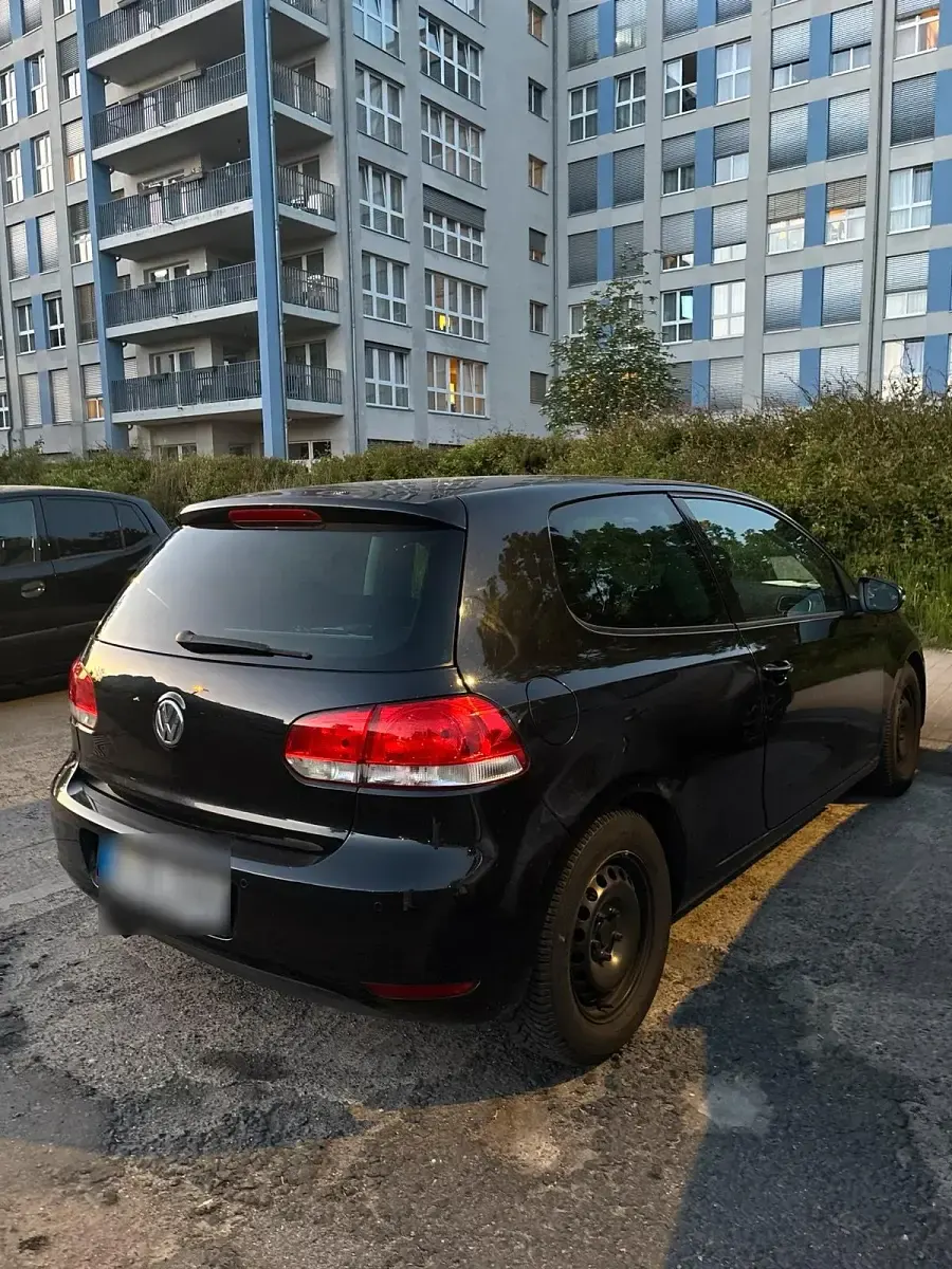Second-hand VW Golf VI 122 CP (89 kW) 2010 Negru Hatchback