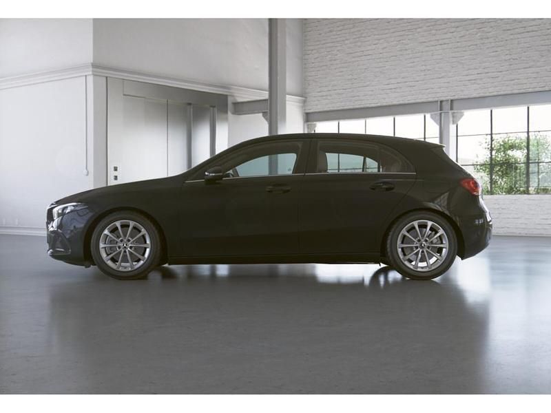 Gebraucht Mercedes A250 160 PS (117 kW) 2022 Schwarz Limousine