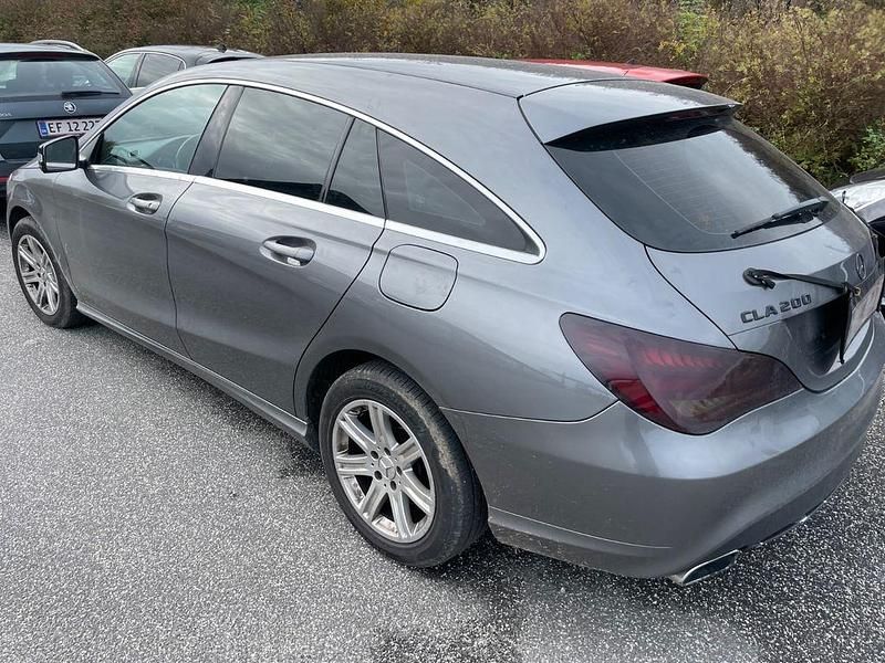 Gebraucht Mercedes CLA200 136 PS (100 kW) 2015 Grau Limousine