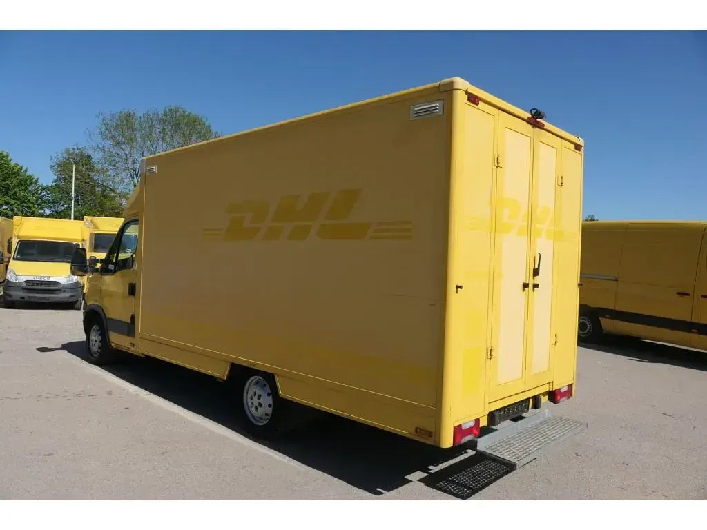 Second-hand Iveco Daily 106 CP (77 kW) 2013 Galben Van