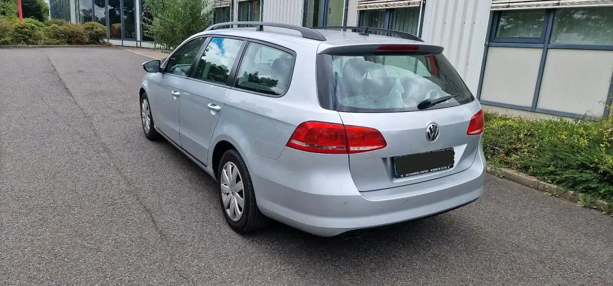 Gebraucht VW Passat 140 PS (102 kW) 2013 Silber Kombi