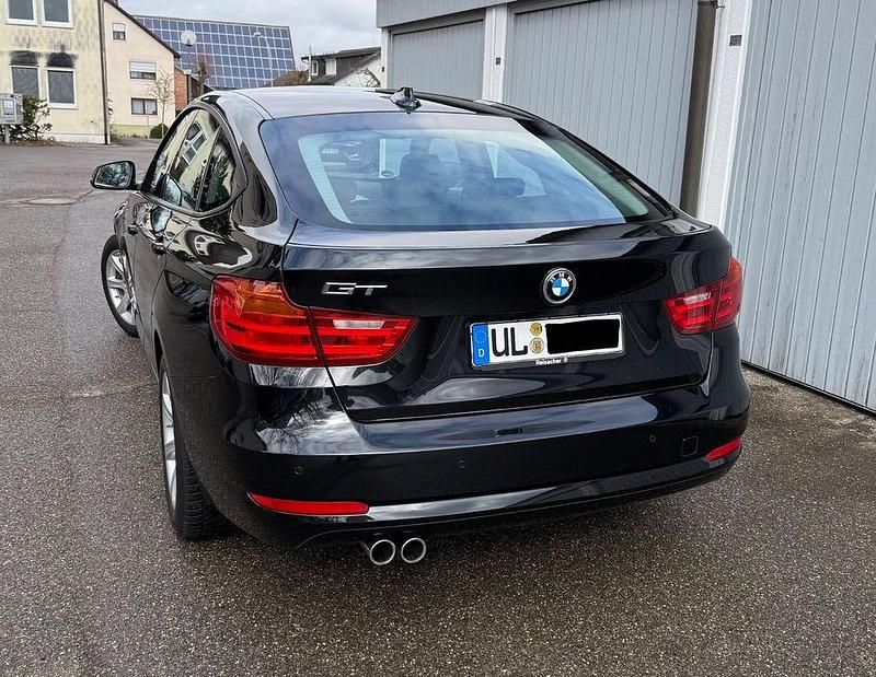 Gebraucht BMW 330 Advantage 258 PS (189 kW) 2015 Schwarz Limousine