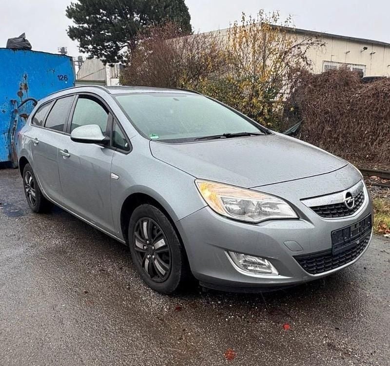 Gebraucht Opel Astra 125 PS (91 kW) 2011 Grau Kombi
