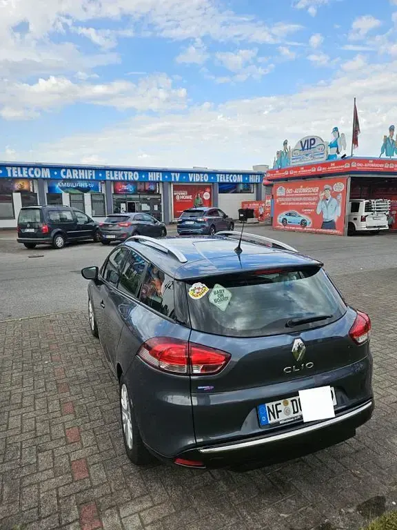 Gebraucht Renault Clio LIMITED 73 PS (53 kW) 2017 Grau Limousine