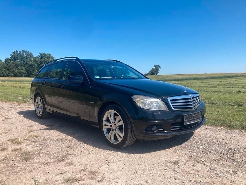 Schwarz Gebraucht 2010 Mercedes C200 Kombi | 4.200 € - Bild 1/4