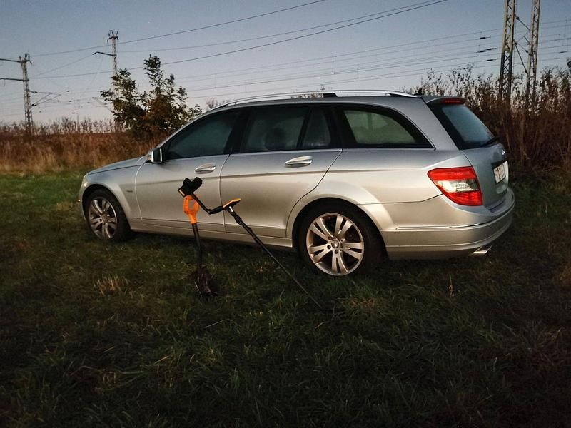 Gebraucht Mercedes 220 170 PS (125 kW) 2009 Silber Kombi